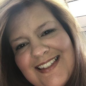 Meet your Posher, Leigh-anne